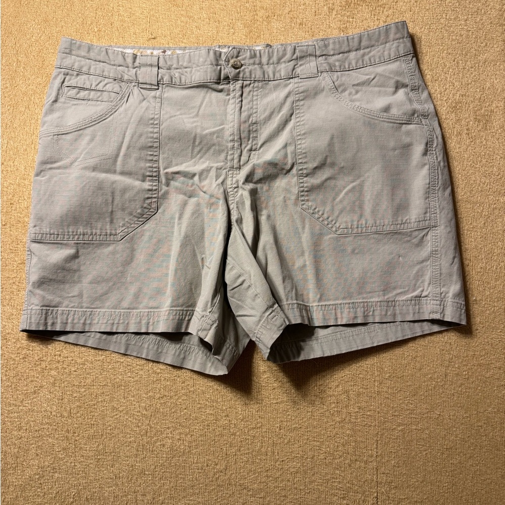 Columbia Women's Tan Cargo Shorts